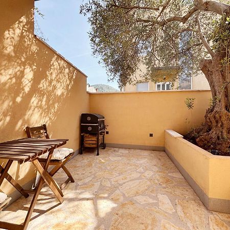 Appartement Olive Tree à Stari Grad  Extérieur photo