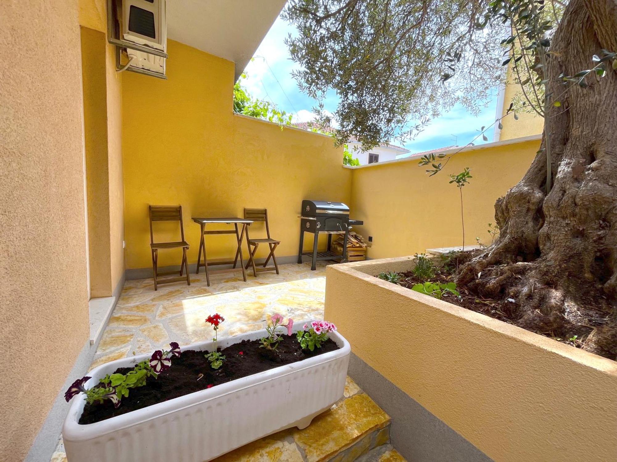 Appartement Olive Tree à Stari Grad  Extérieur photo